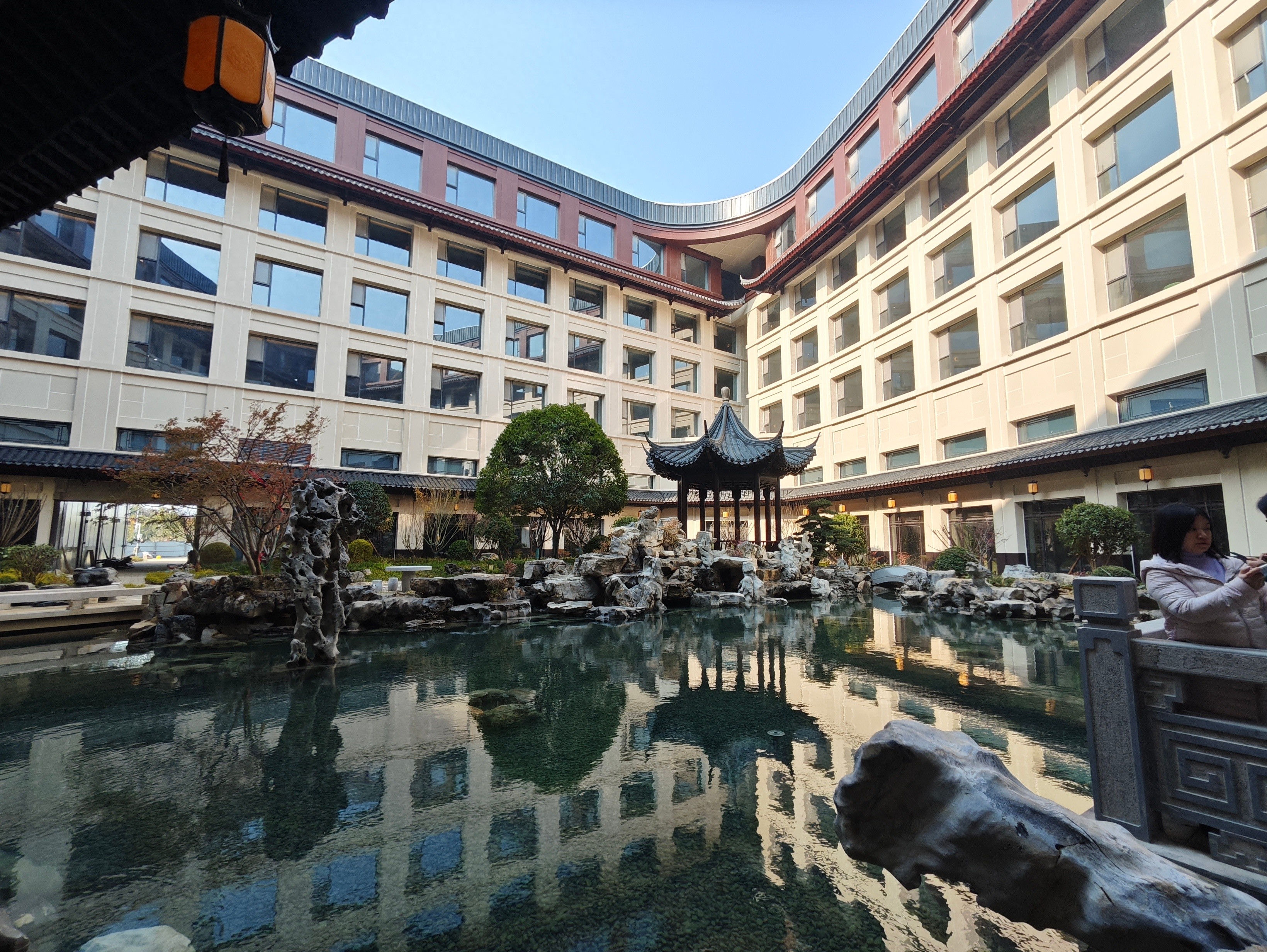 武汉天河机场新地标：古典园林与现代机场的完美融合，旅客服务再升级