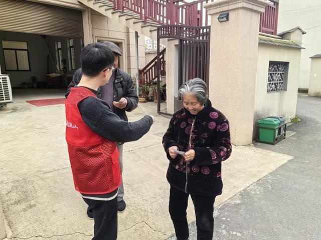 冬日暖流：前溪村为老年人送上健康与关怀，垃圾分类理念深入人心  第3张
