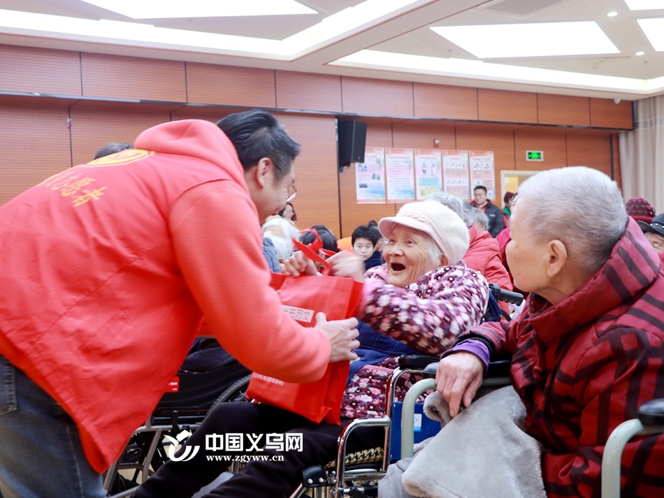 冬雨寒风挡不住热情，义乌养老院老人们足不出户享受婺剧盛宴  第3张