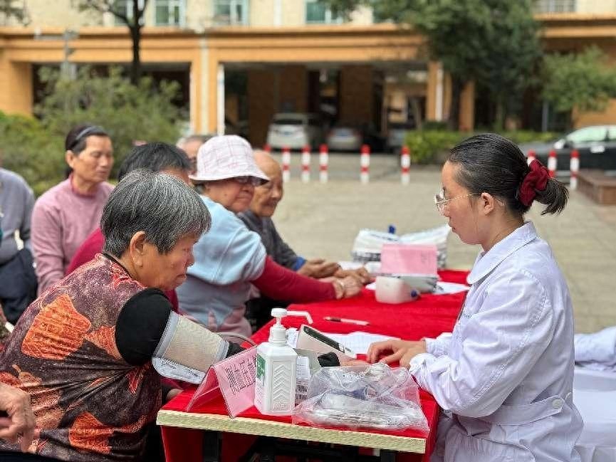 家门口的医养融合：燕罗街道打造72岁老人也能轻松享受的养老新体验