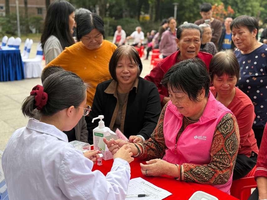 家门口的医养融合：燕罗街道打造72岁老人也能轻松享受的养老新体验  第2张