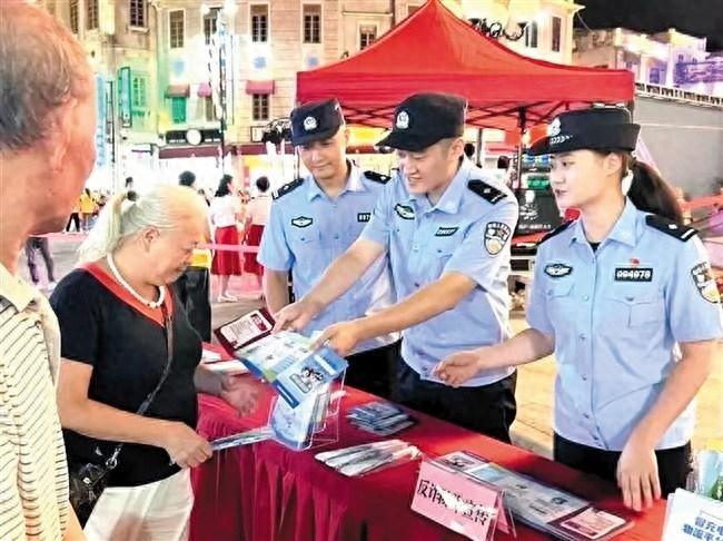 禁毒反诈进景区、驾校、校园与企业，汕头公安多举措开展普法宣传活动  第1张