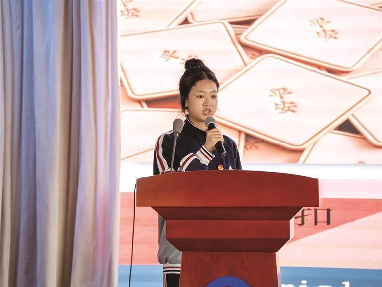 00 后创意大爆发！大连职业院校文创设计大赛亮点频现，一等奖作品竟是它  第2张