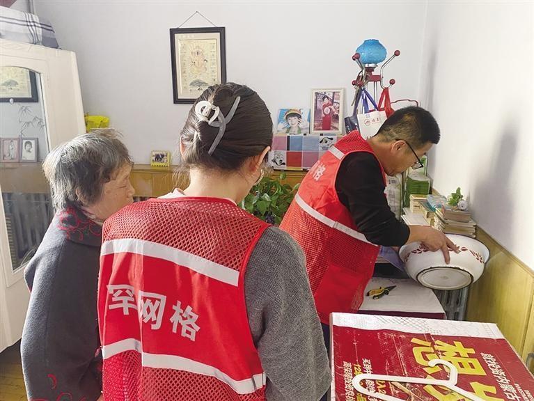 供暖季来了！网格员逐一排查，确保居民温暖过冬，你家暖气热了吗？  第2张