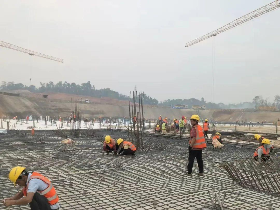 师大附中新校区项目地下室底板首仓混凝土开始浇筑，你期待吗？  第3张