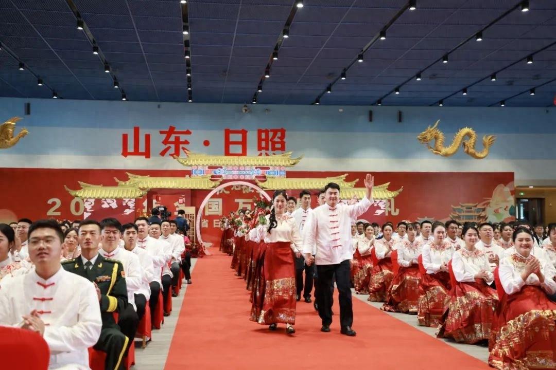 移风易俗新风尚：集体婚礼成为年轻人的新选择  第1张