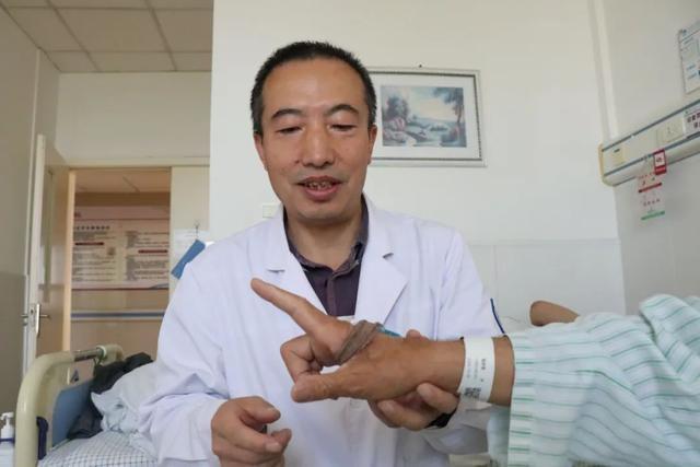 10 年！患者断指再遇医生，这次是腿部手术，太感人了  第2张