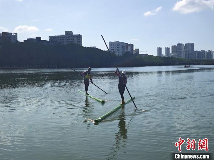 海南队员展示独竹漂绝技，一苇渡江真人版！你敢挑战吗？  第3张