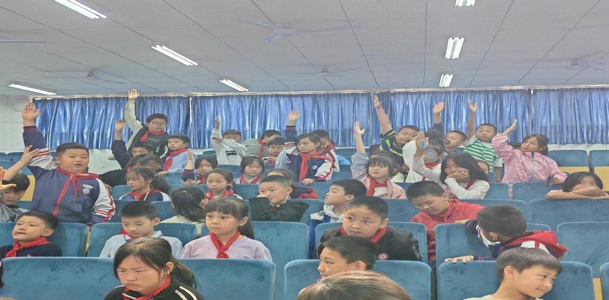 秦岭终南山地质公园科普进校园，点亮知识与环保之光  第6张
