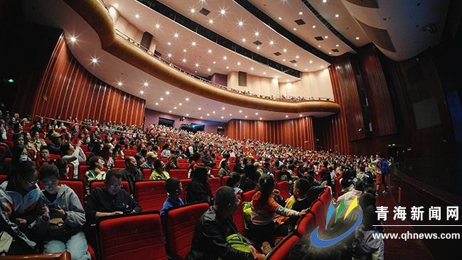 故宫文物搬上青海舞台，家庭音乐剧甪端震撼首演  第2张