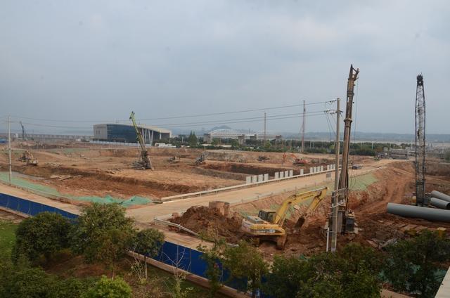 湘江长沙综合枢纽三线船闸工程:土建基础施工火热进行,200 名建设者日夜奋战 第3张 湘江长沙综合枢纽三线船闸工程:土建基础施工火热进行,200 名建设者日夜奋战 第3张