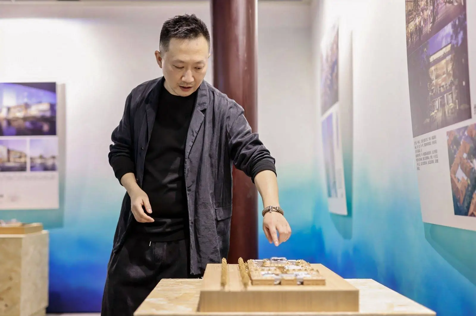 撇捺之间：吴文博艺术设计展，一场东方与西方的碰撞  第2张