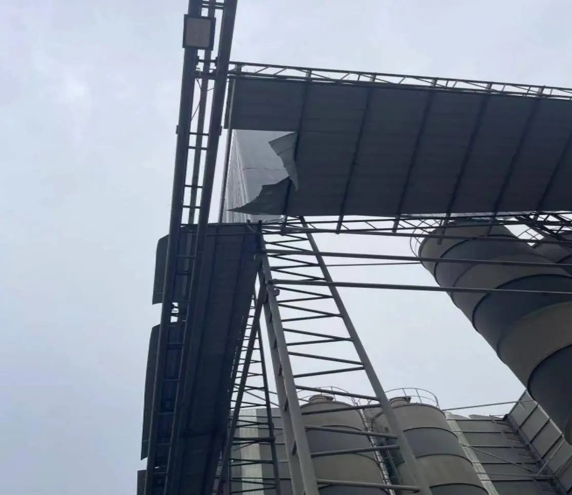 西安航天基地两项工程发生高处坠落事故，致一死一重伤，直接经济损失近 200 万  第2张