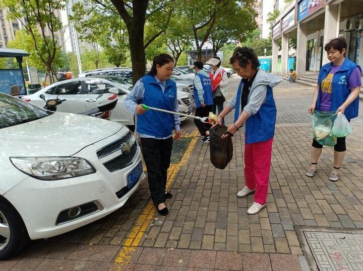 苏州工业园区钟南社区开展垃圾分类志愿服务活动，你参加了吗？  第1张