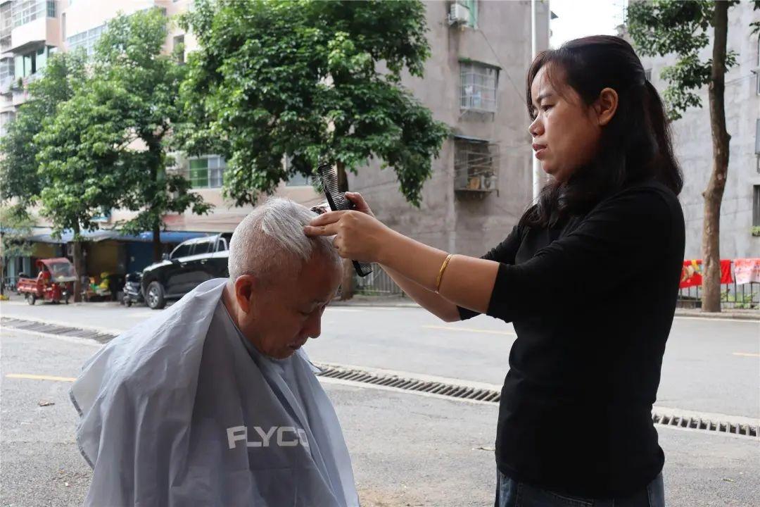 云阳好人王小云：柔弱双肩扛起家庭重担，成为大家心中温暖的光  第5张
