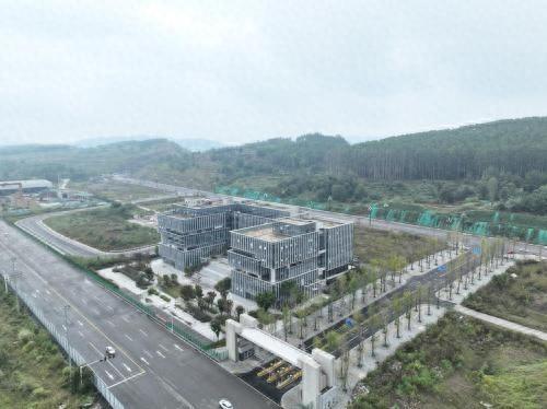 投资 2.74 亿！宜宾综保区贸易基地二期项目市政道路竣工，意义重大  第1张