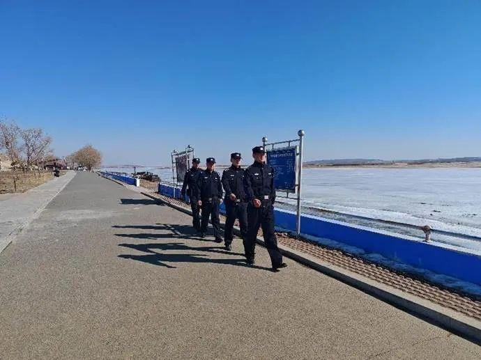 哈尔滨警方零容忍打击电鱼，守护松花江生态安全  第4张