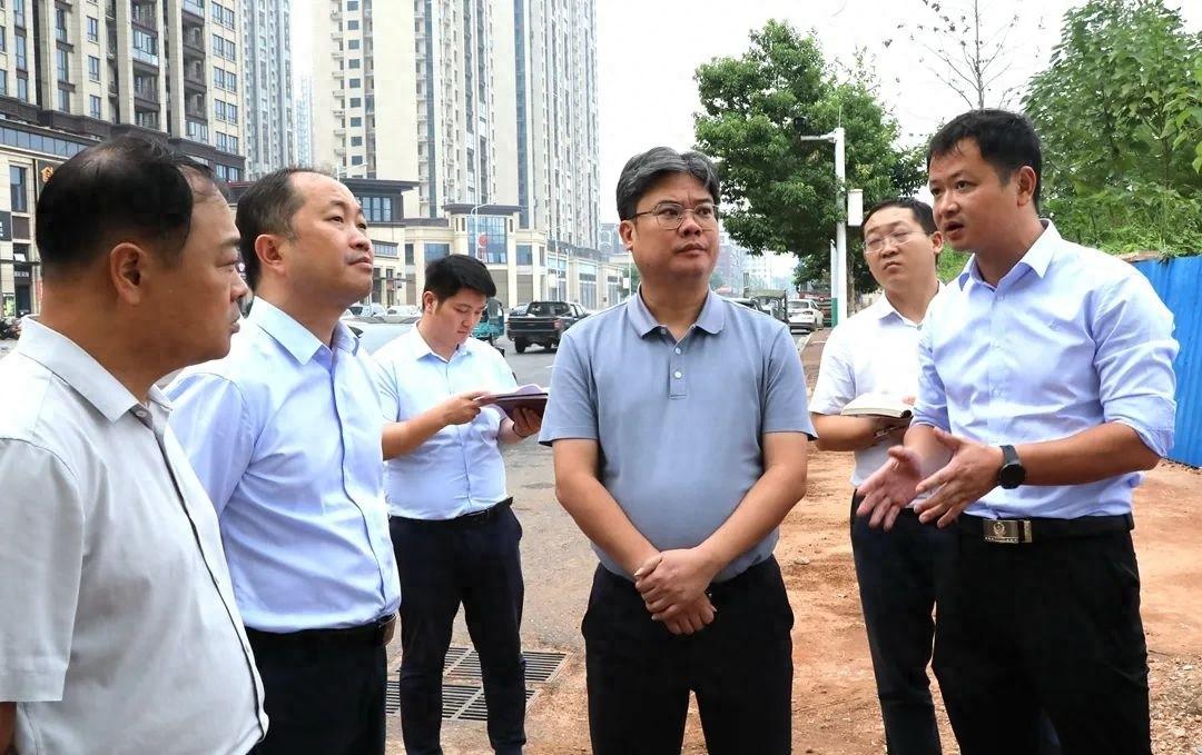 县委书记带队深入一线调研城市建设，你知道他去了哪些地方吗？