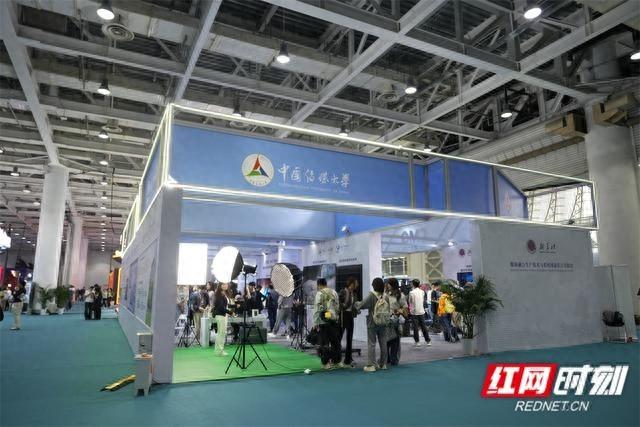 绝了！这项技术让模糊影像秒变清晰，简直逆天  第1张