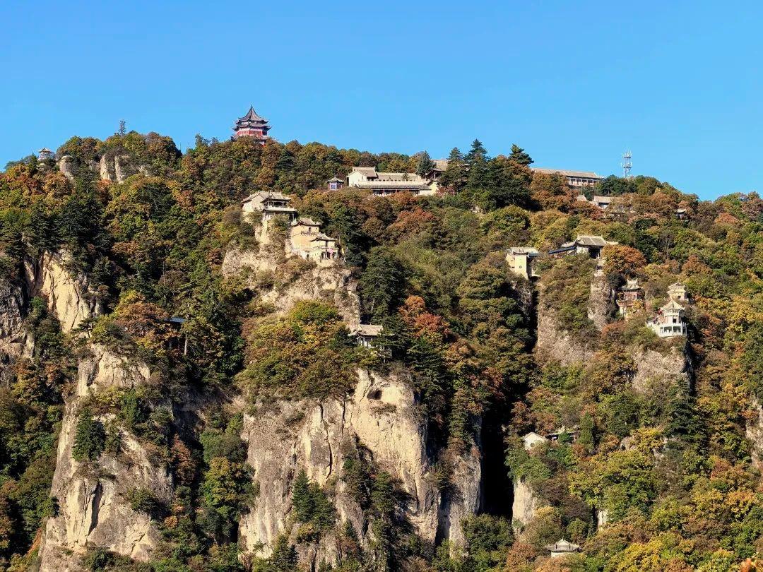 震撼！深秋的崆峒山如梦幻仙境，美得让人窒息  第5张