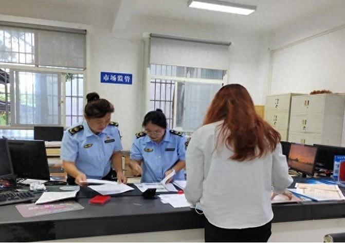 下班后还能办业务？勐腊县政务服务中心延时服务获群众高度认可  第1张