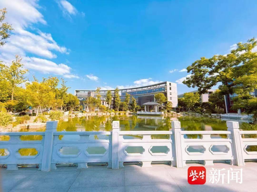金陵中学河西分校的秋日景象，你绝对没见过  第10张