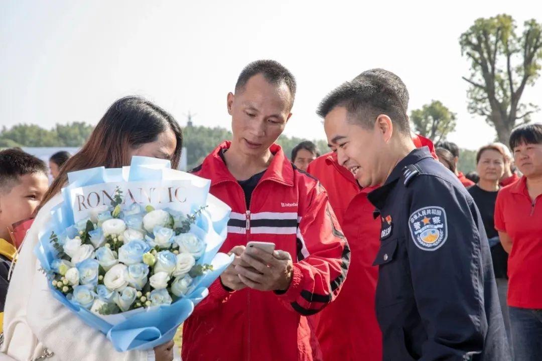23 年的寻亲之路，他从未放弃，如今能否与妹妹团圆？  第2张