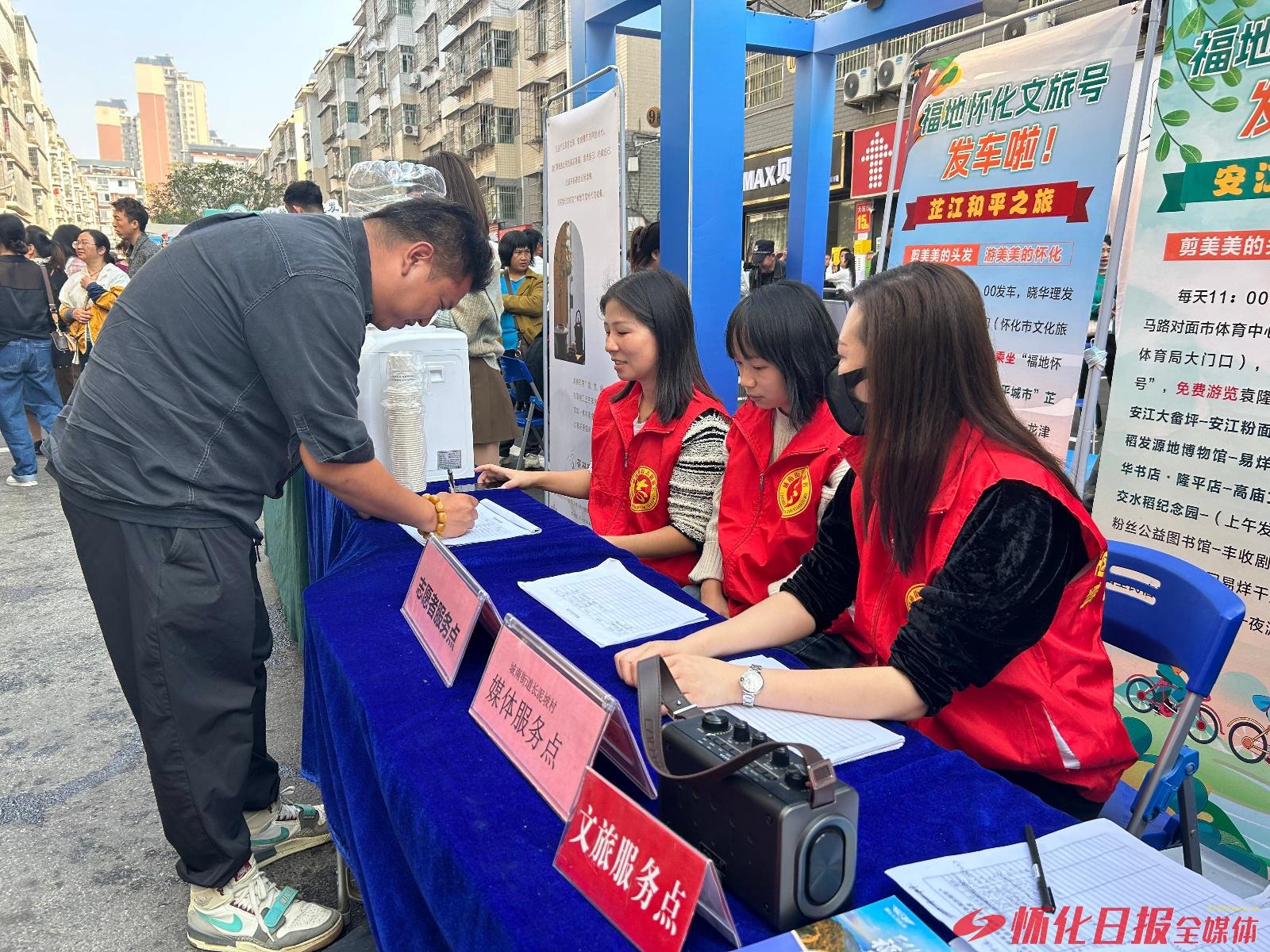 听得懂话的理发师晓华爆火，背后原因令人动容  第2张