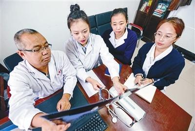 大学生村医牟柏余：用青春守护村民健康  第6张