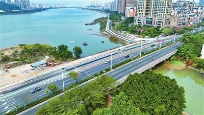 斗门区友谊河桥新增钢便桥通车，3 车道变 4 车道，交通瓶颈得到缓解