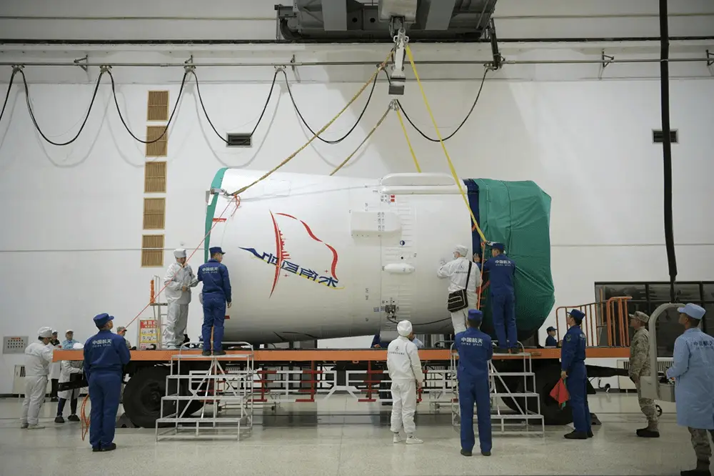 长征四号乙运载火箭点火升空，成功将海洋盐度探测卫星送入预定轨道  第3张
