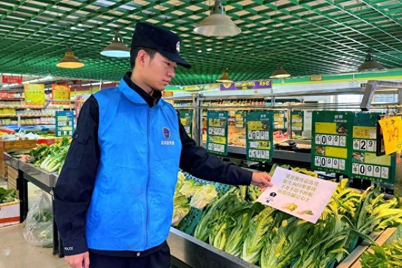 天上不会掉馅饼！枝江警方反诈宣传入超市，守护群众钱袋子