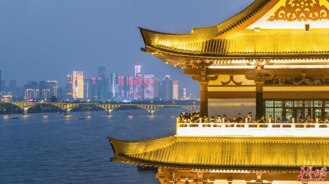 夜游长沙攻略，带你感受中国式现代化的万千气象  第1张