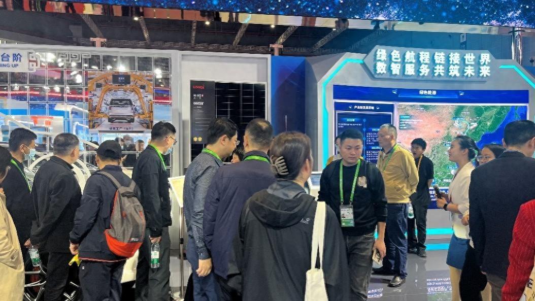 隆基绿能携 Hi-MO9 组件亮相进博会，展示中国光伏技术卓越成就