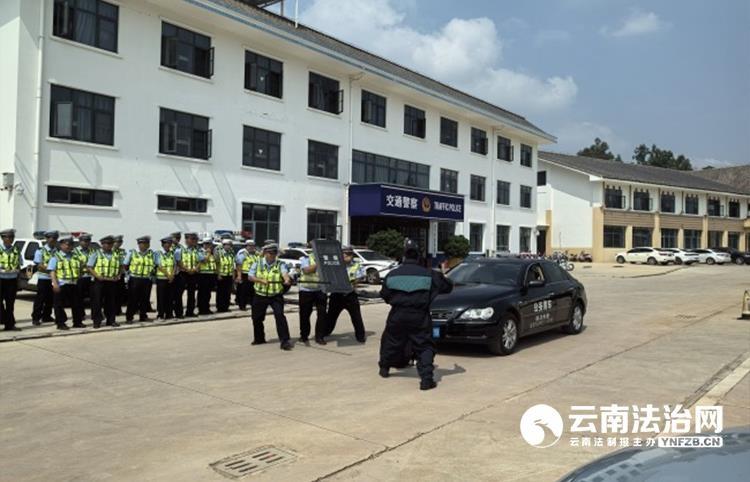 云南交警总队送教下基层，90 余人参加培训，提升执法能力  第2张