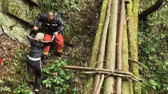 5 名驴友违规探险被困，救援费用谁来买单？江西首次追责  第1张