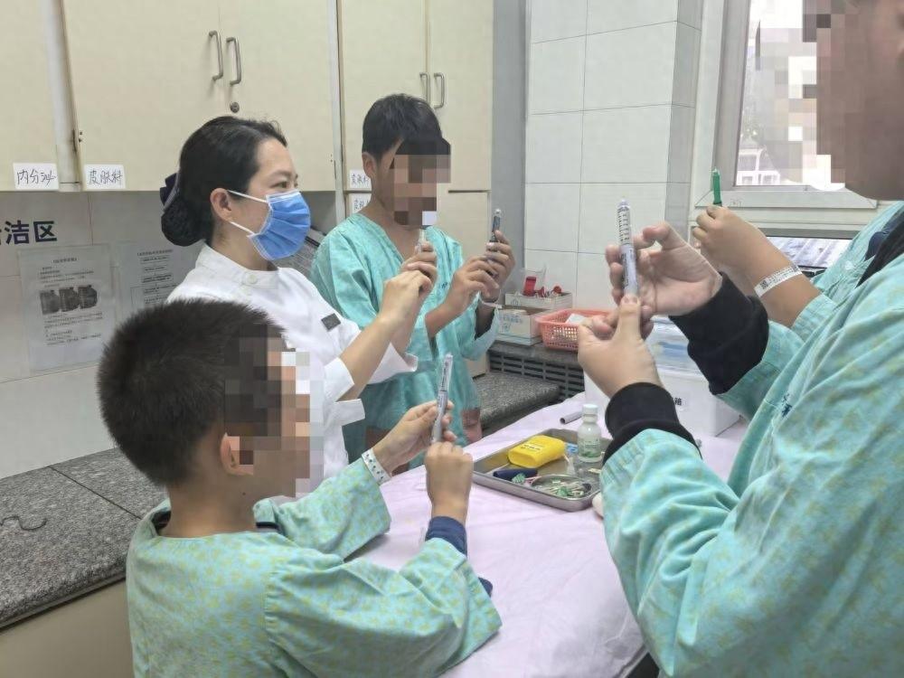 痛心！每天都要给自己打胰岛素针，这群孩子的未来在哪里？