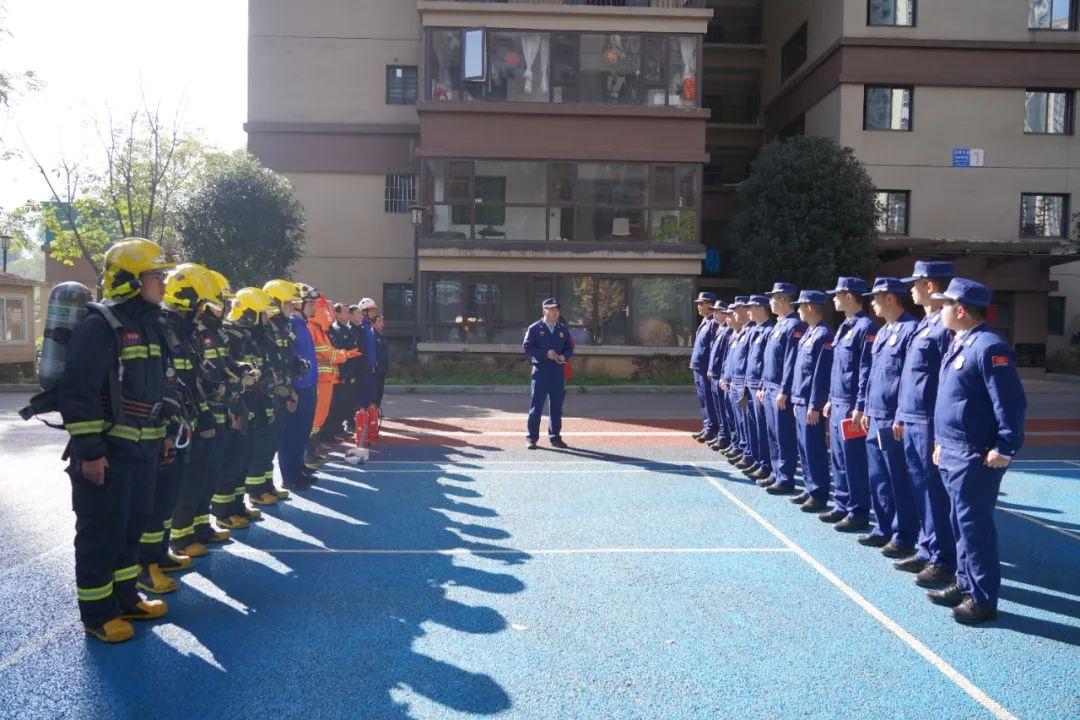 六盘水市消防救援支队开展高层民用建筑教学式检查，推动防消联勤工作走深走实  第1张
