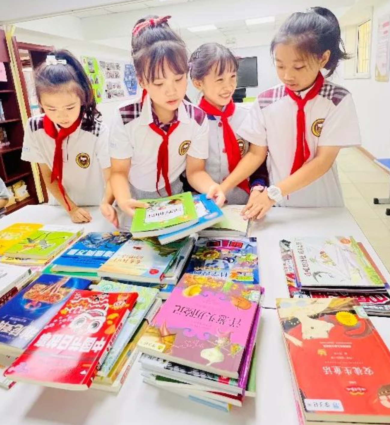 青岛大学路小学四（6）中队思贤队员们的爱心跨越千山万水，传递到甘肃定西