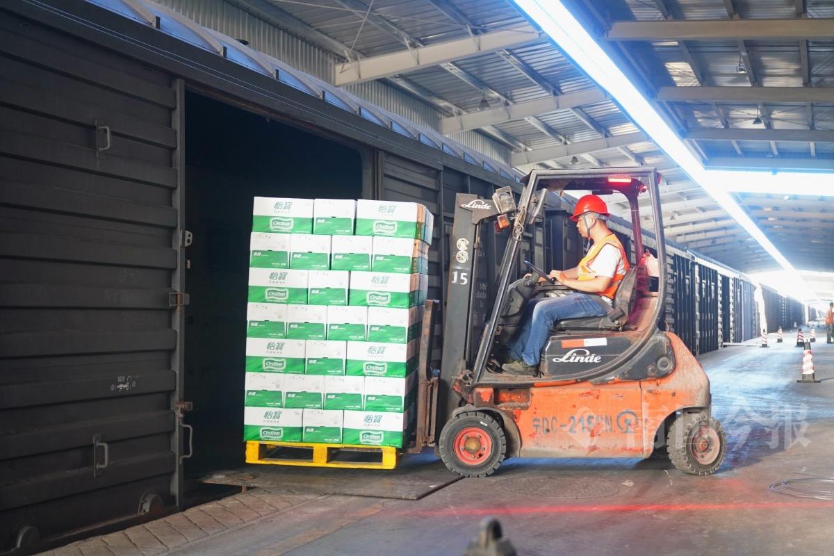 广西城际快捷货运班列运输货物突破 3000 车，你知道吗？  第2张