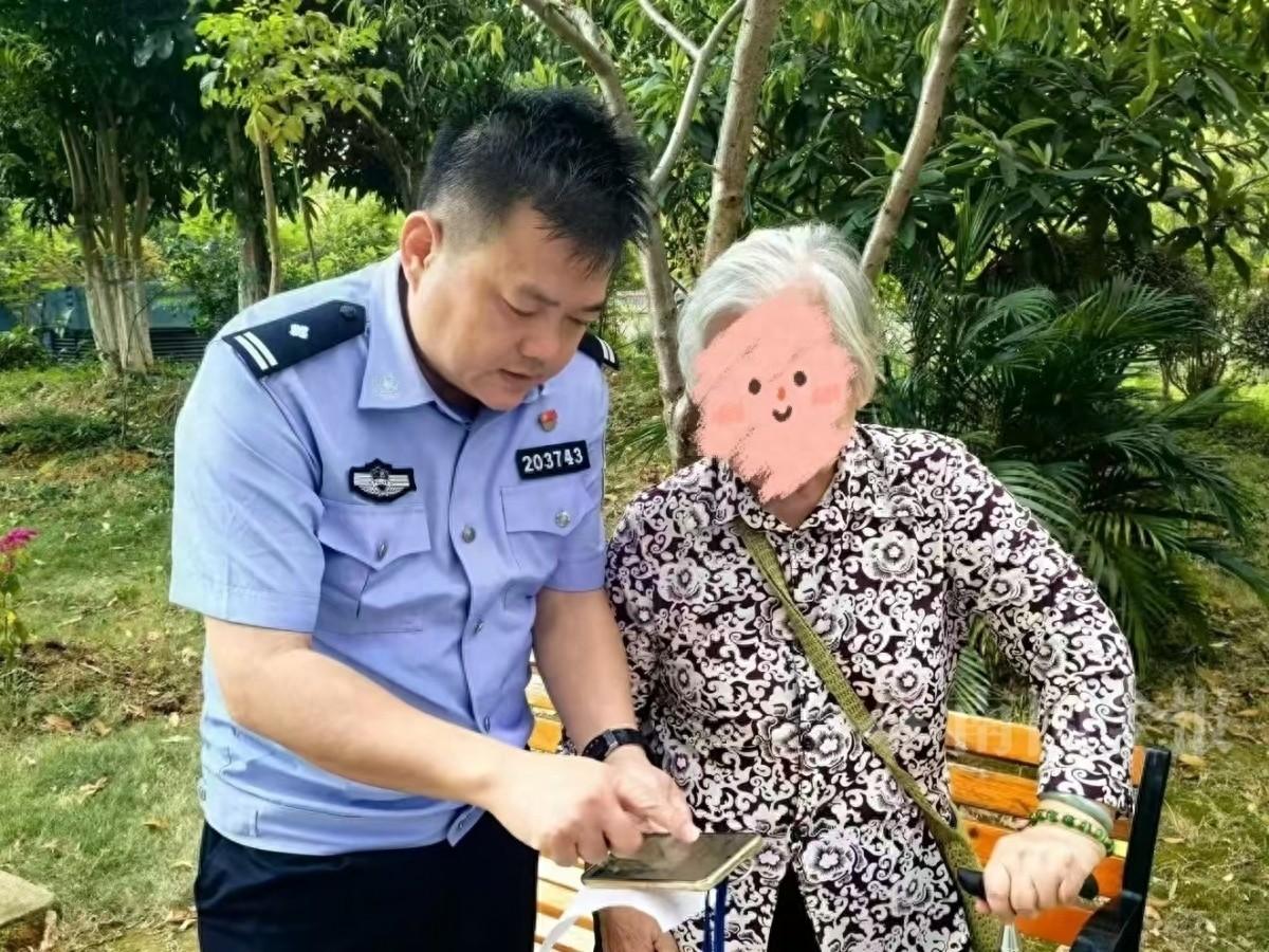 84 岁老太遭遇冒充公安诈骗，柳州民警成功劝阻转账 15000 元  第1张