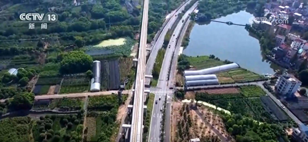 你知道吗？我国城市综合交通网络已形成，公交线路长度超 170 万公里  第1张