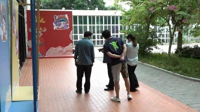 流浪汉常去图书馆引热议，真相究竟如何？  第3张