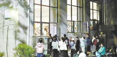 武大最火通识课：喻丰教授教你如何恋爱与积极生活，选课堪比抢票  第2张