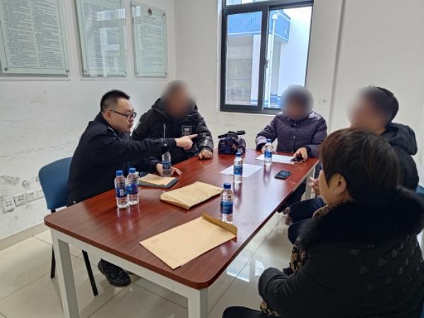 多年邻里纠纷终化解，一座和谐桥架起邻里情  第2张