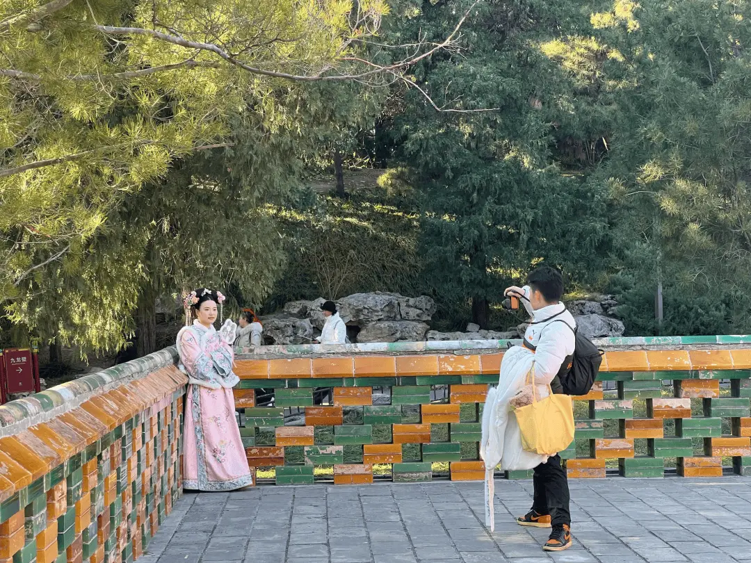 北海公园、天坛公园叫停商拍，游客自拍照相体验更自然  第2张