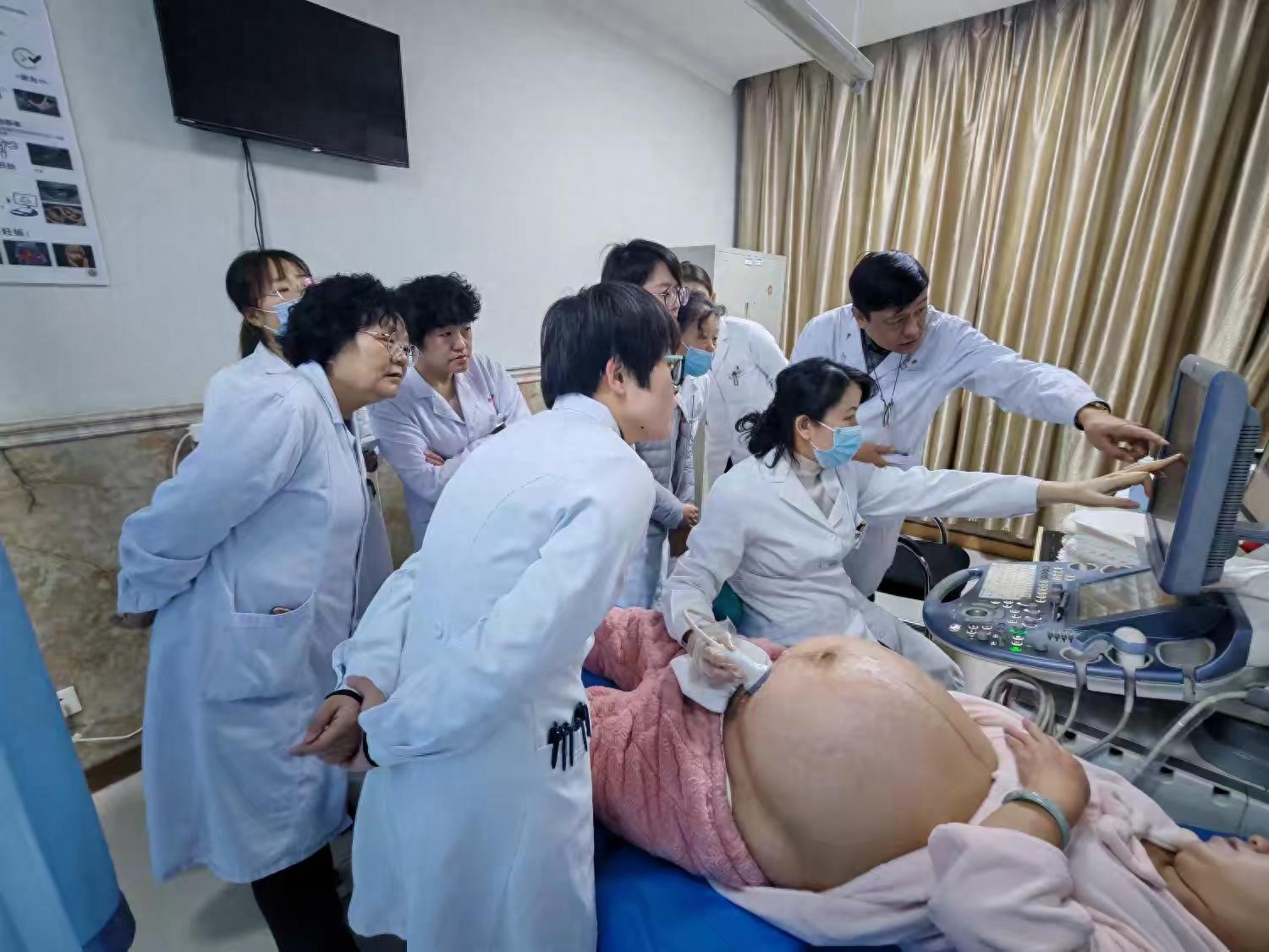 惊心动魄！咸阳彩虹医院团队如何成功挑战凶险性前置胎盘，谱写生命奇迹？  第1张