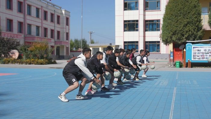 2024年东乡县三塬篮球队荣耀登顶，他们的胜利背后隐藏着怎样的故事？  第3张