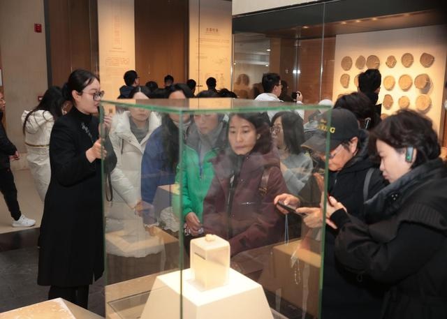 12月12日，黄河女儿行探秘陕历博，文物医生如何唤醒沉睡的千年瑰宝？  第5张