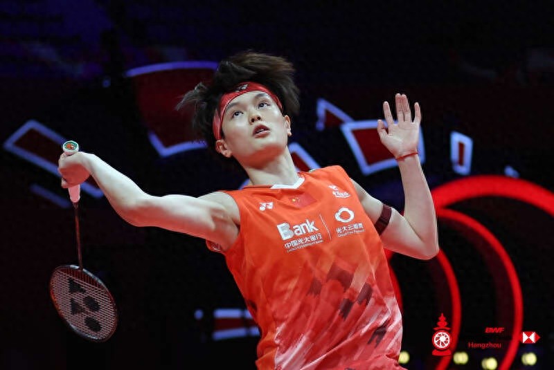 中国小将王祉怡2:0完胜世界羽坛女单第一人安洗莹，提前锁定总决赛金牌